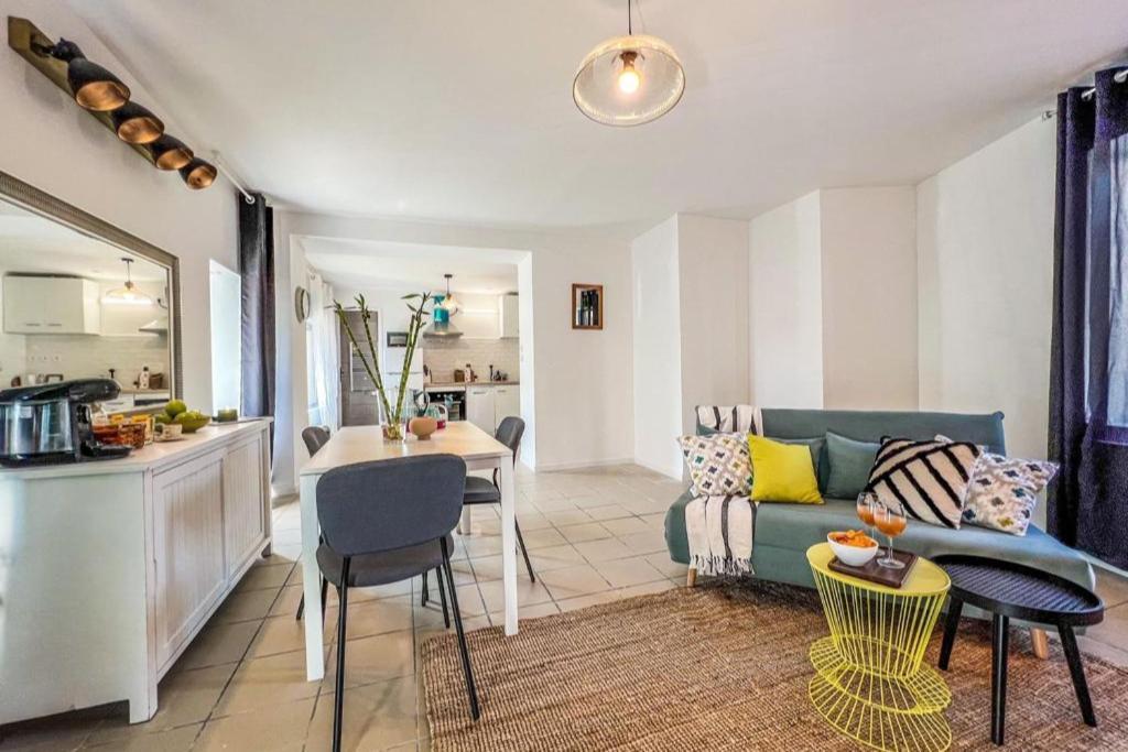 Appartement Le 1 - T2 De 53m2, Ideal Pro Ou Couples, Coeur De Et Proche Golfech *